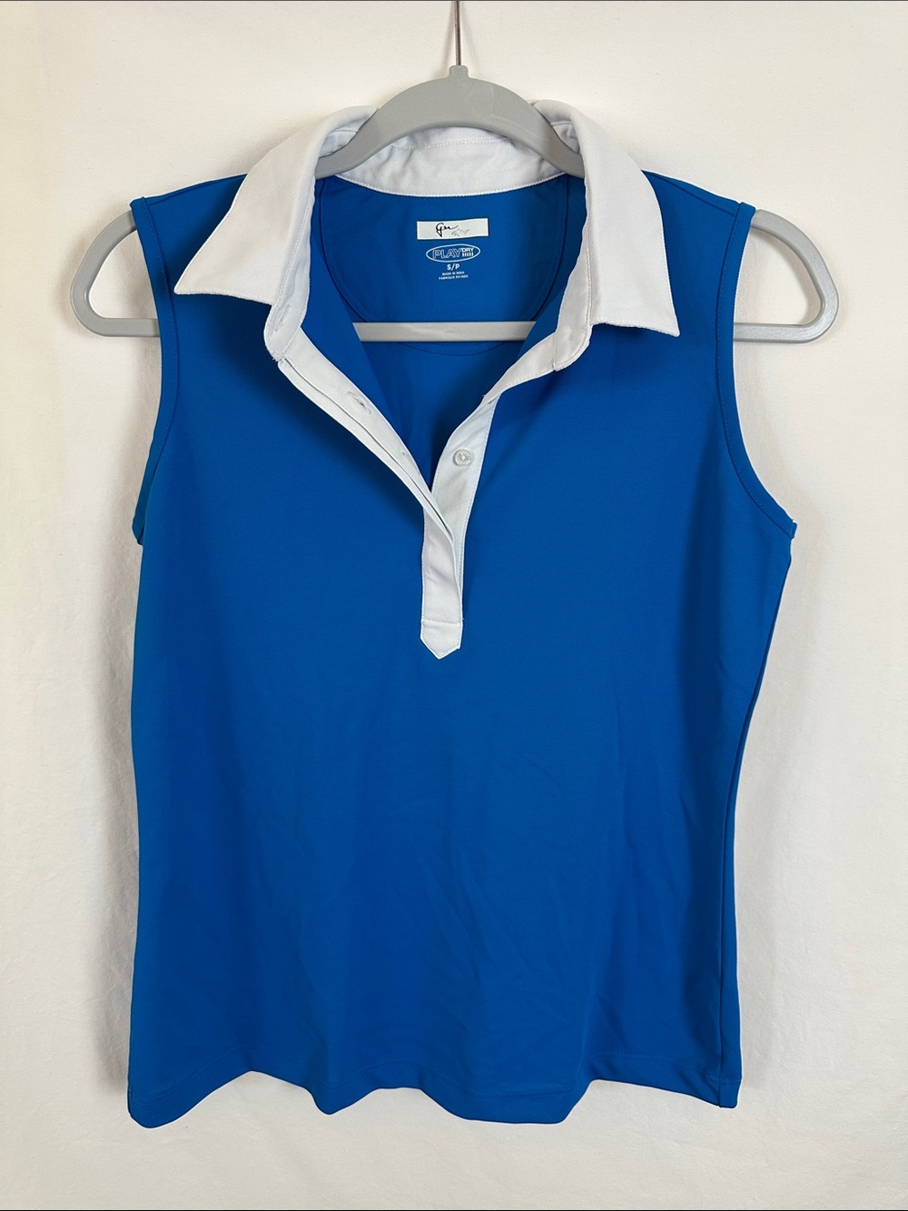 Gia PlayDry blue and white sporty sleeveless top, size S/P